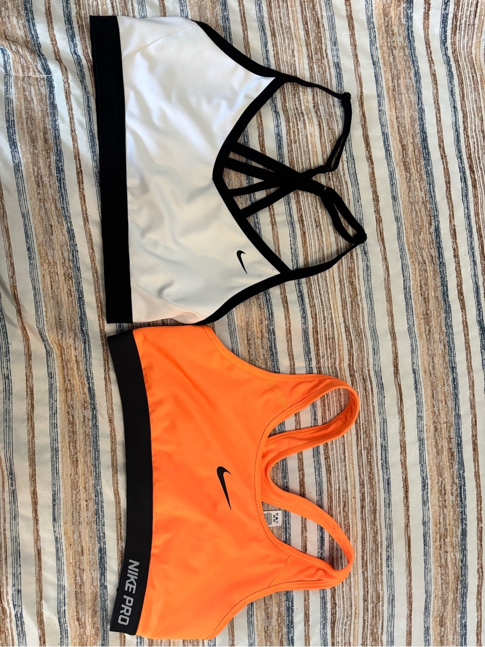 Nike Women’s White & Orange Sports Bra Tops Large